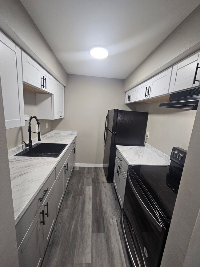 Photo - 1710 Elder St. (10 Unit)