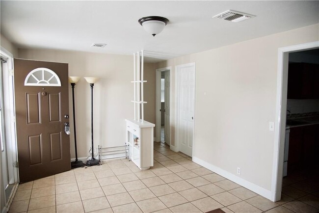 Photo - 516 E Huber Ave