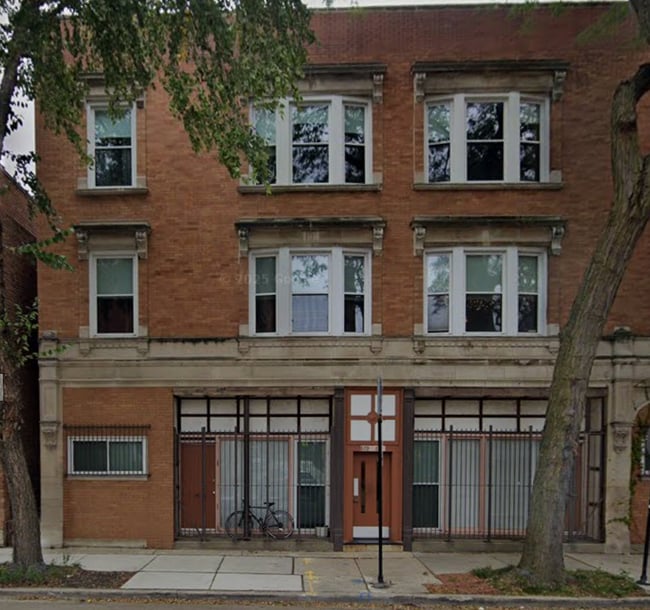 Building Photo - 839 S Carpenter St Unit 3A Rental