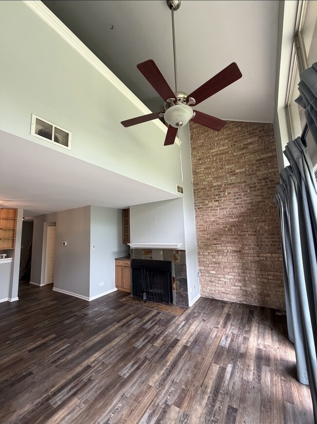 Photo - 5915 Meadow Dr