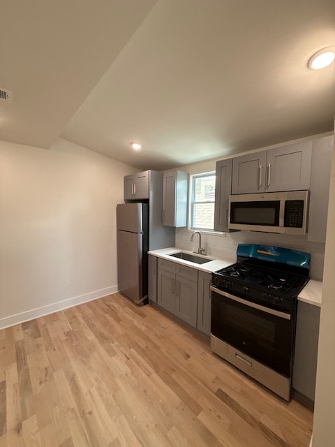 Photo - 2923 N Wisner Ave Apartment Unit 3