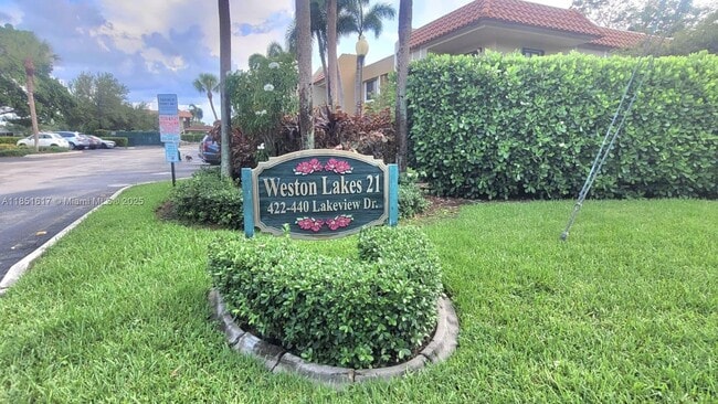 Building Photo - 428 Lakeview Dr Unit 203 Rental