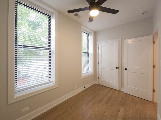 Photo - 2057 W Dickens Ave Unidad 2N