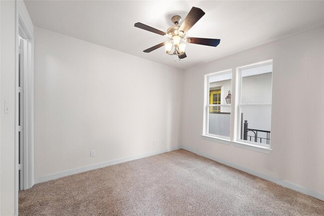 Photo - 1048 W 21st St