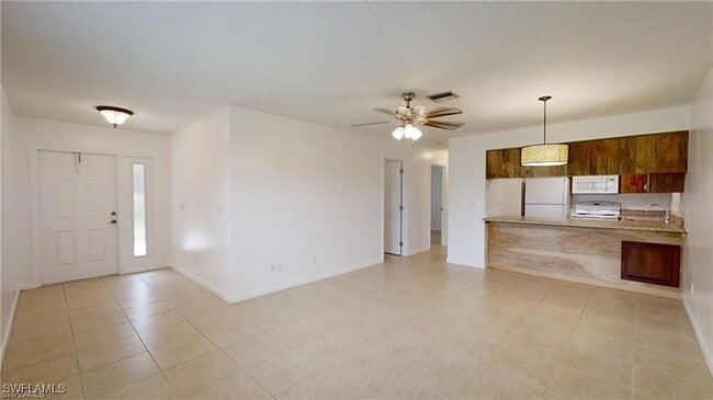 Photo - 2303 NE 6th St