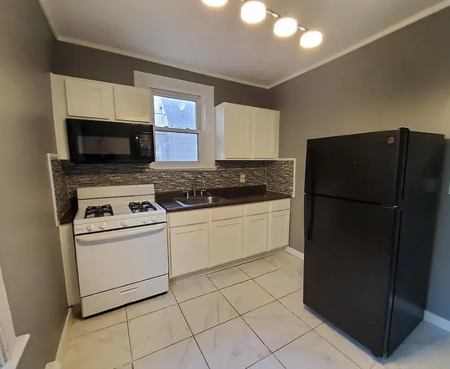 Building Photo - 56 Millington Ave Unit 3l