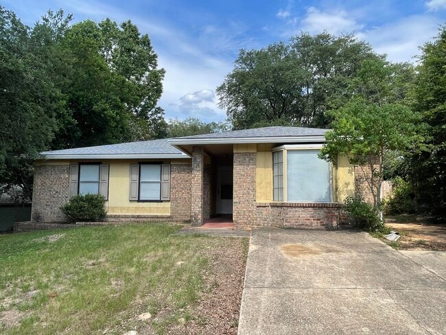 Building Photo - 904 Juniper Ave Rental