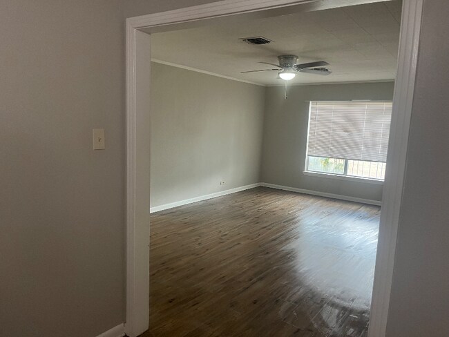 Photo - 1615 Cincinnati Ave Unidad 1