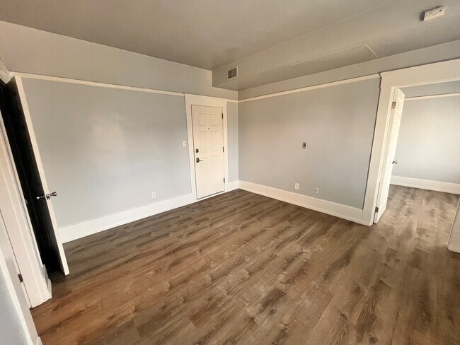 Photo - Hawthorne Studio Apartments