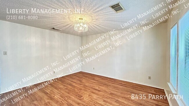 Photo - 8435 Parry Path