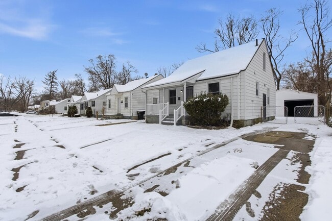 Photo - 19318 Harlow Ave