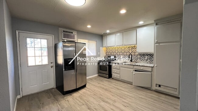 Photo - Carmichael 2bd/1ba Duplex near Manzanita & Auburn Blvd