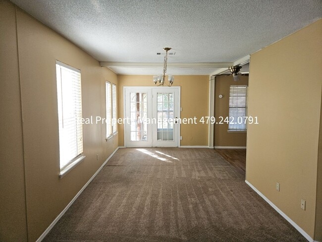 Photo - 705 J St