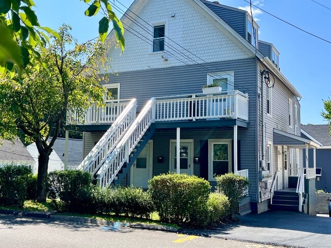 Photo - 111 Kneen St