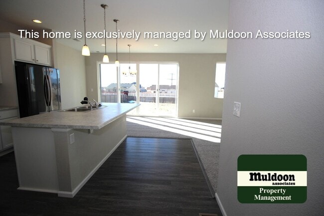 Photo - Beautiful Like New Home Pets welcome !