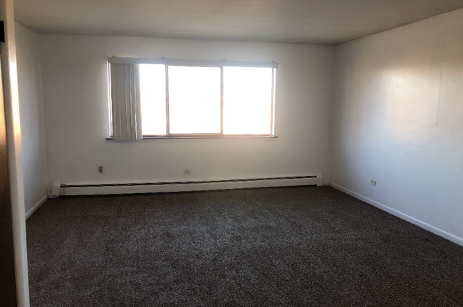 Building Photo - 3913 W 124th Pl