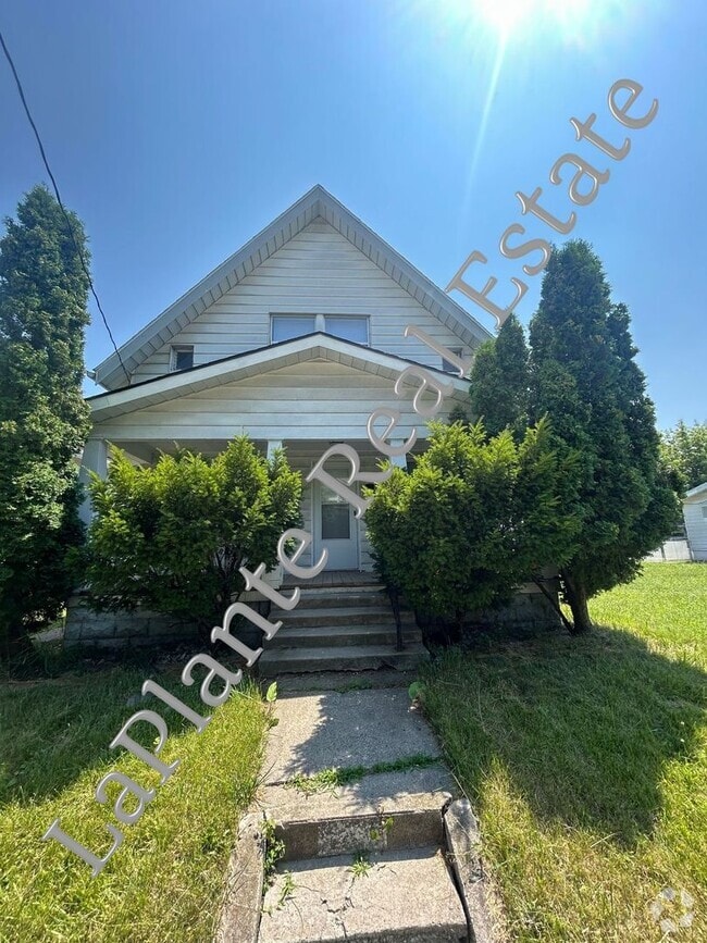 Building Photo - Beautiful 3-Bedroom Home with Modern Touch...