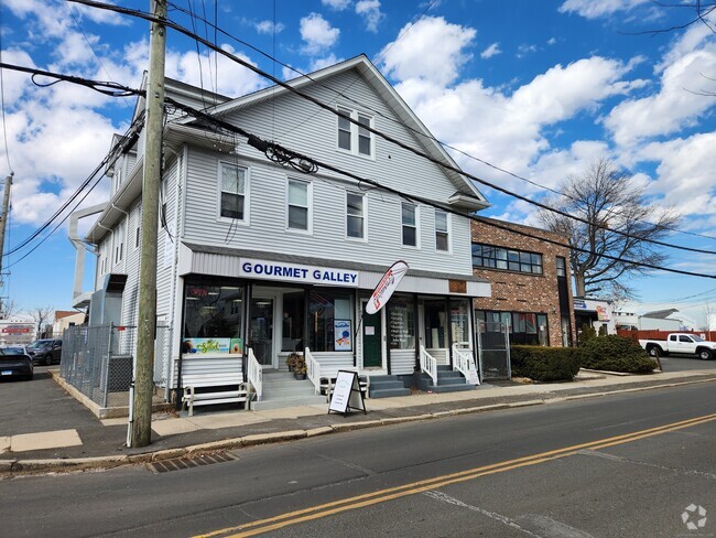 Building Photo - 467 Fairfield Ave Unit C Rental