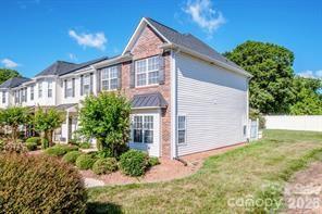4151 Kenton Glenn Ct NW