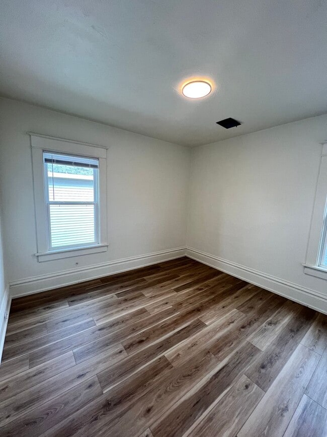 Photo - 835 Waugoo Ave Unit 835 A Waugoo St