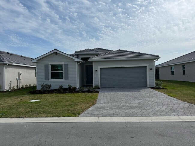 Photo - 7913 Lakes Edge Ln House