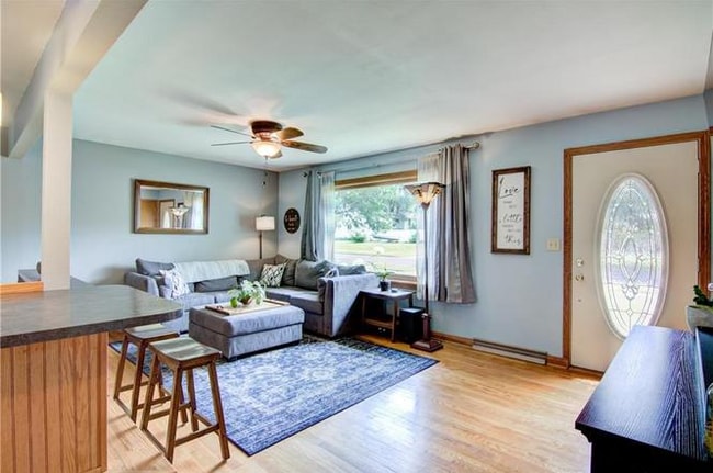 Photo - 2944 Uranus Ave