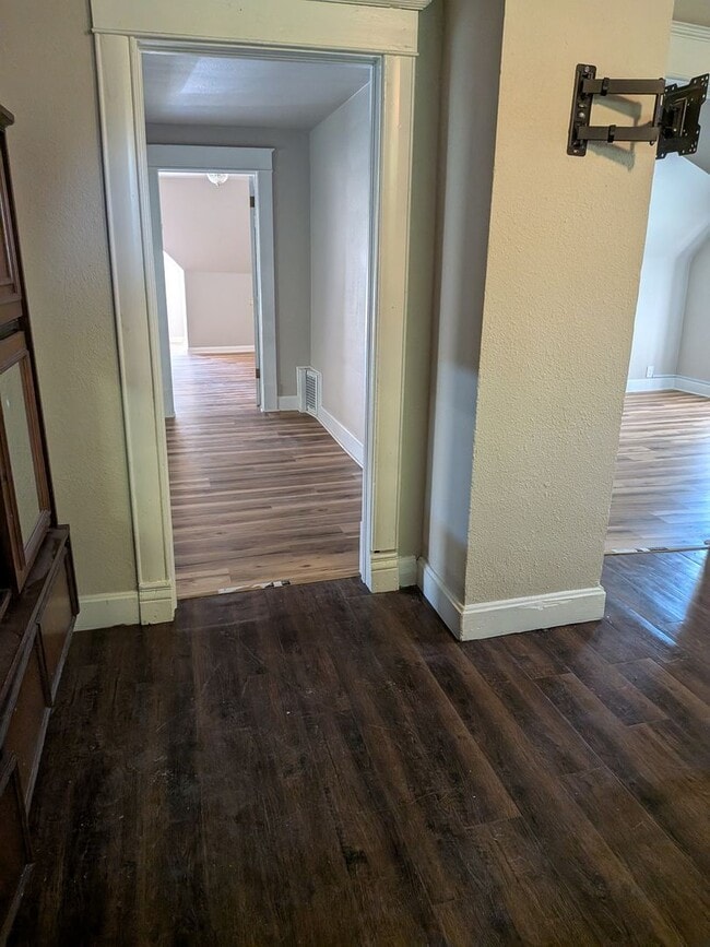 Photo - 609 Jefferson St Unit 2-Upper