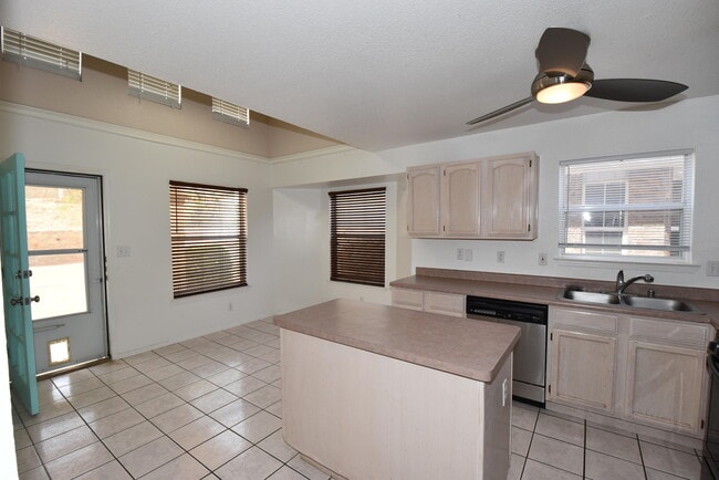 Photo - 10893 Alfredo Vasquez Pl