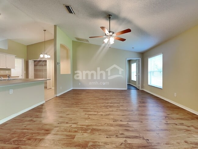 Photo - 2326 SE Shelter Dr