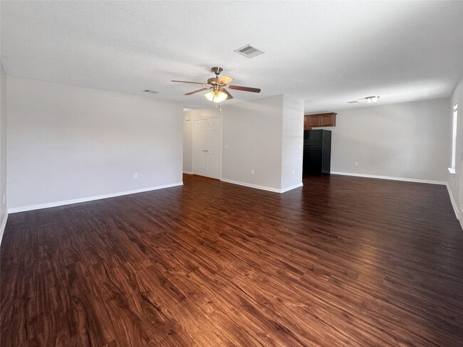 Building Photo - 7405 Blue Jay Dr Rental