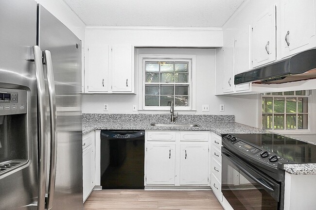 Building Photo - Exquisite South Charlotte Ranch, Move-In R... Rental