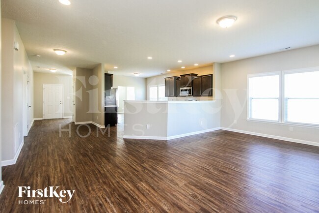 Photo - 221 St Andrews Ave