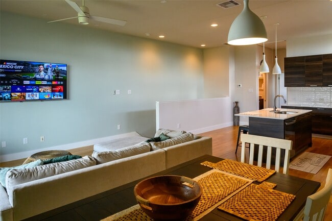 Photo - 4618 Nichols St Unit B