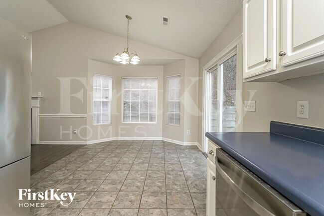 Photo - 940 Londonderry Dr