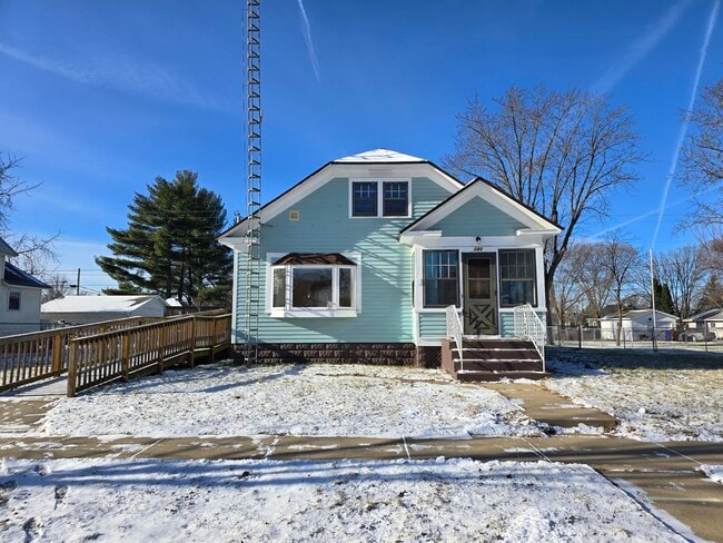 Building Photo - 249 S Pierce St Rental