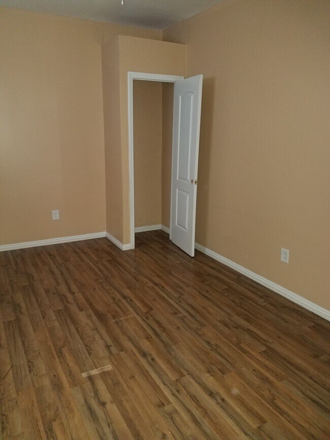 Photo - 3123 Urquhart St Unidad Rear