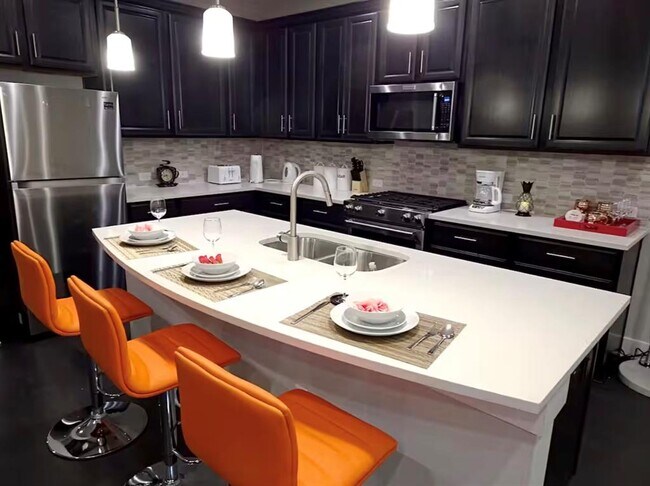 Photo - 807 E 16th St