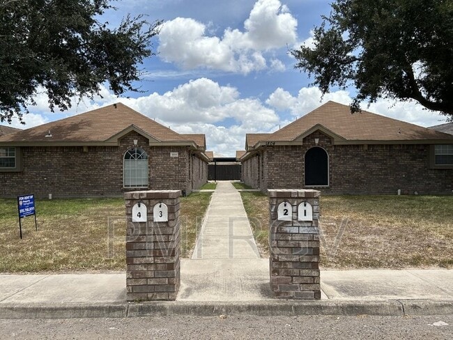 Building Photo - 1804 Agua Fina Unit 3