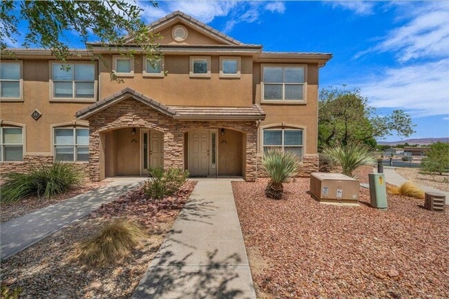 Hidden Valley Townhome!! END UNIT! - Hidden Valley Townhome!! END UNIT!