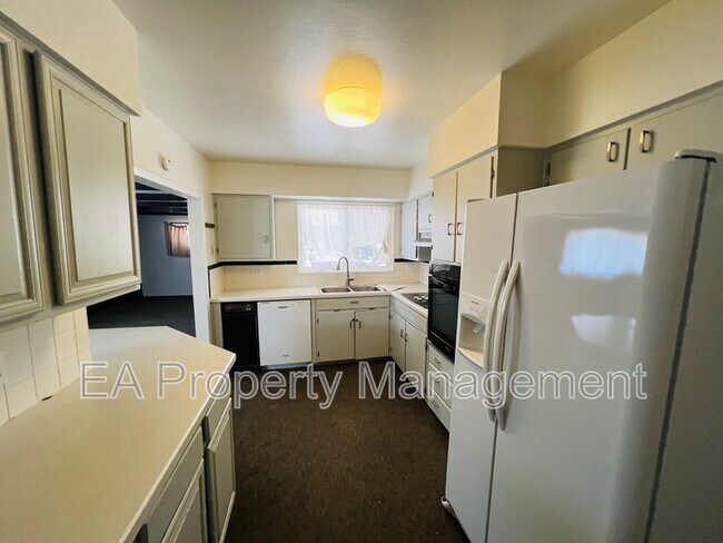 Photo - 716 Dallas St NE
