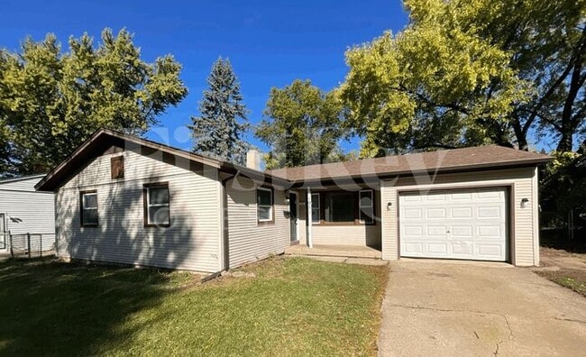 Building Photo - 1951 Bristol Cir