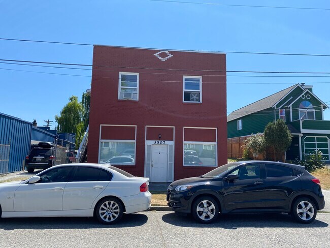 Photo - 3507 SW Webster St