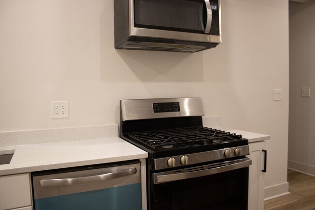 Photo - 6254 N Whipple St Unit G