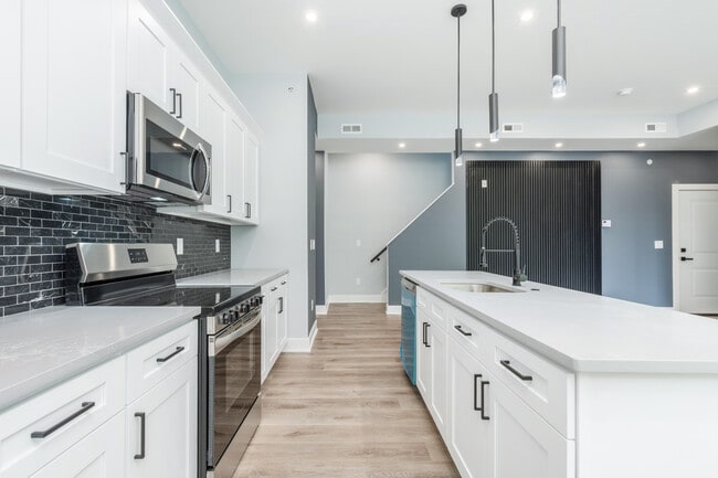 Photo - 631 N Preston St Unit 3