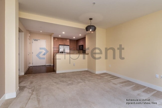 Photo - 438 W Grand Ave