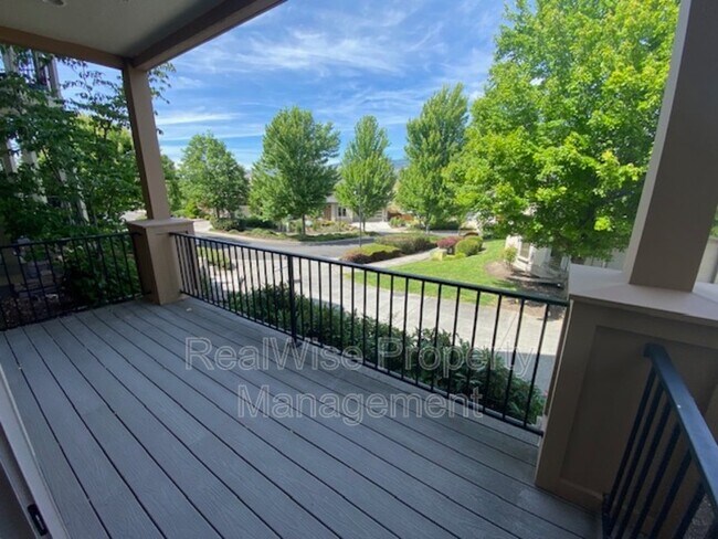 Photo - 528 W Nevada St
