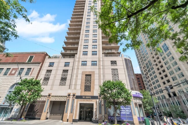 Building Photo - 635 N Dearborn St Unit 1004