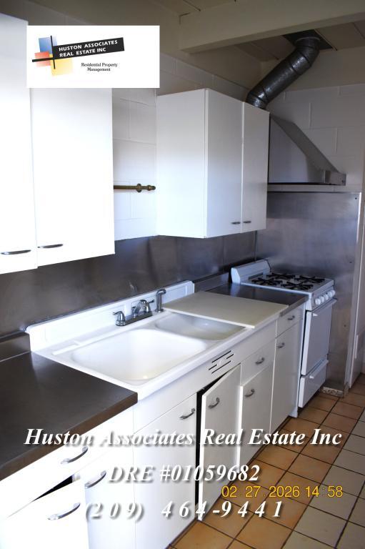 870 W Euclid Ave