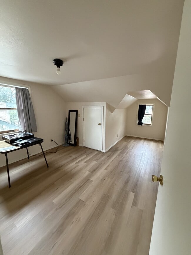 Photo - 118 E 62nd St