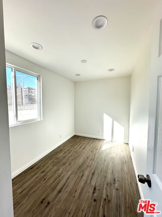 Building Photo - 2943 S 9th Ave Unit 1/2 Rental